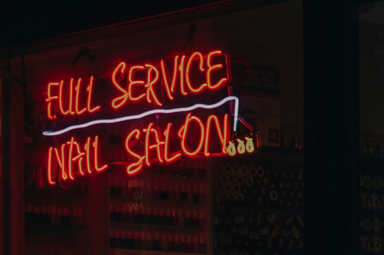 LA-DI-DA SPA: The premiere NAIL SALON in Calabash!