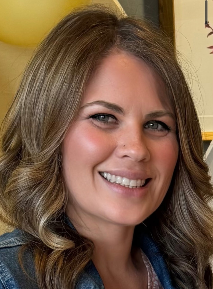 Please join us in welcoming Victoria to LA DI DA Spa! 